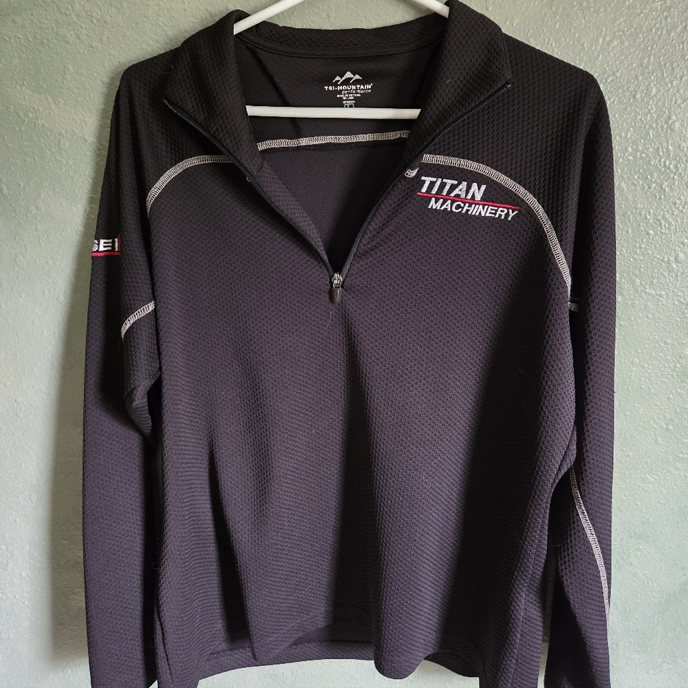 TRI Mountain Performance - Titian Machinery - CASE IH - 3/4 Zip - Women's size L